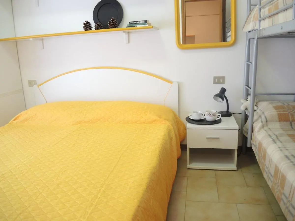 Beautiful Apartment With Terrace And Swimming Pool Bibione Włochy