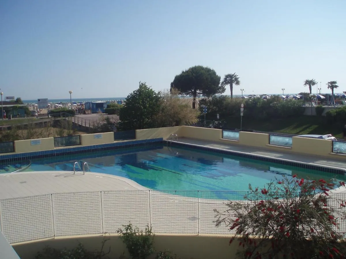 Beautiful Apartment With Terrace And Swimming Pool Bibione